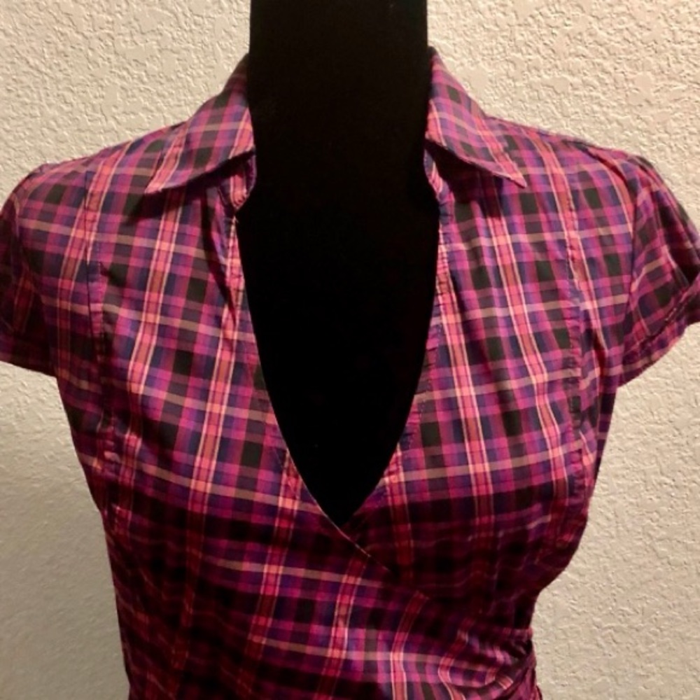 EXPRESS V~NECK PLAID STRETCH BLOUSE - Picture 3 of 13